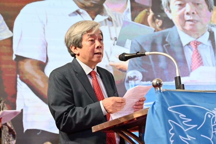 Ông Hà Minh Huệ, Phó Chủ tịch kiêm Tổng Thư ký Hội Hữu nghị Việt Nam-Ấn Độ, phát biểu khai mạc liên hoan. (Ảnh: Ngọc Thúy/TTXVN)