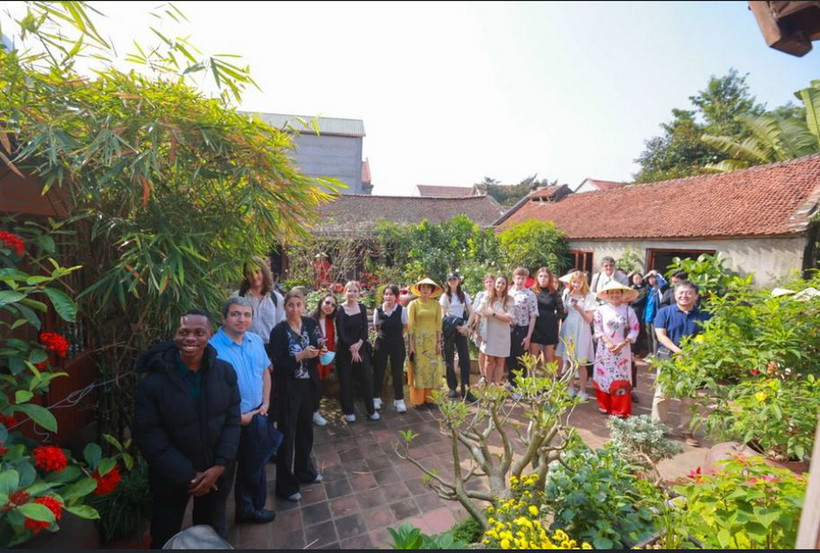 "Tết làng Việt" 2023 tại Làng cổ Đường Lâm. (Ảnh: Minh Sơn/Vietnam+)