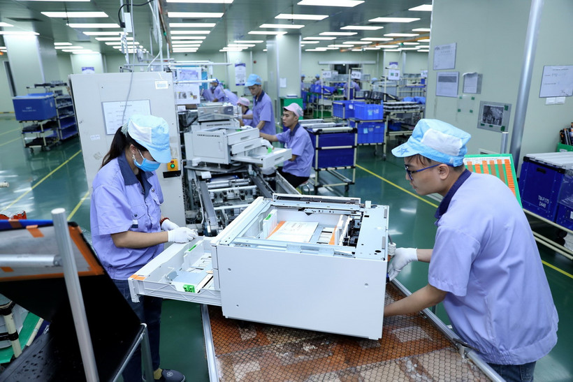 Công ty TNHH Công nghiệp chính xác EVA, vốn đầu tư của Hồng Kông (Trung Quốc) tại khu công nghiệp, đô thị VSIP Hải Phòng, chuyên sản xuất linh kiện điện tử cho máy văn phòng. (Ảnh: Danh Lam/TTXVN)