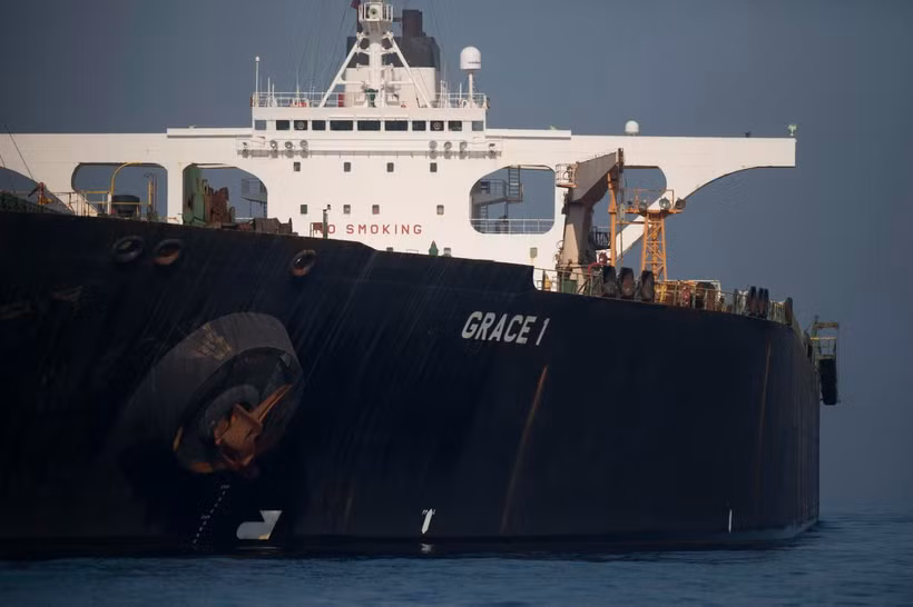 Tàu chở dầu Grace 1 của Iran ở ngoài khơi bờ biển Gibraltar ngày 15/8 vừa qua. (Ảnh: AFP/TTXVN)