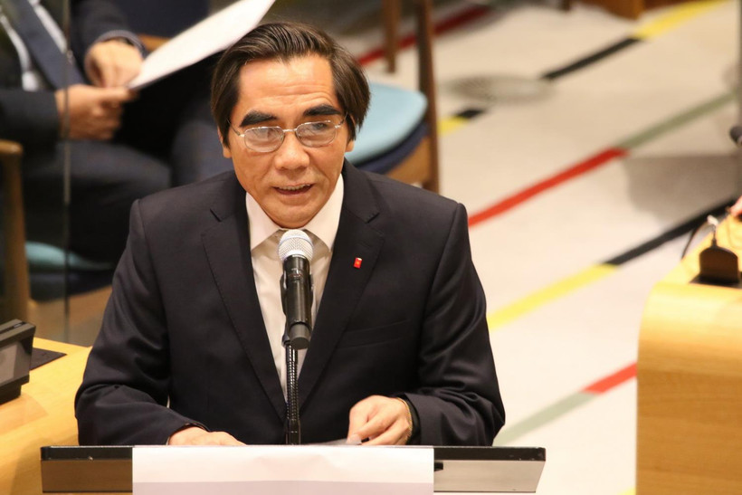 Thứ trưởng Bộ Kế hoạch và Đầu tư Nguyễn Văn Trung phát biểu tại kỳ họp. (Ảnh: Hoài Thanh/TTXVN)