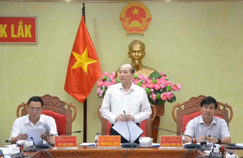 Ông Phạm Ngọc Nghị, Chủ tịch UBND tỉnh Đắk Lắk phát biểu tại cuộc họp. (Ảnh: Tuấn Anh-TTXVN)
