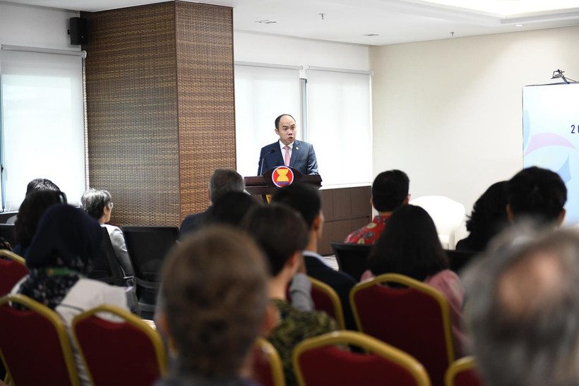 Phó Tổng thư ký phụ trách Cộng đồng văn hóa xã hội ASEAN, Kung Phoak Phát biểu khai mạc. (Ảnh: TTXVN phát)