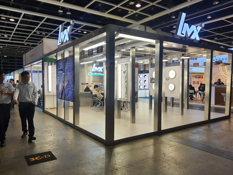 Không gian trưng bày bên trong Triển lãm Chiếu sáng Thông minh ở Hong Kong