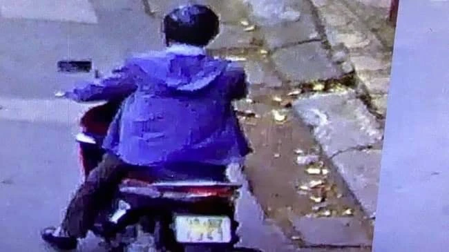 Hình ảnh đầu tiên về đối tượng lạ nghi dụ dỗ học sinh 