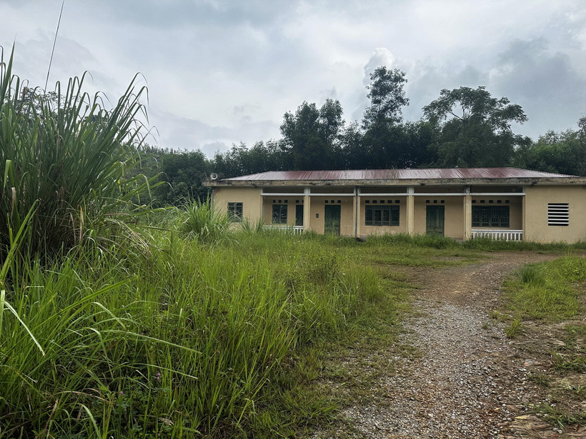 Điểm trường Mầm non Làng Thanh niên lập nghiệp biên giới Thụy Hùng (tỉnh Lạng Sơn) bị bỏ hoang nhiều năm do không có học sinh. (Ảnh: Quang Duy/TTXVN)