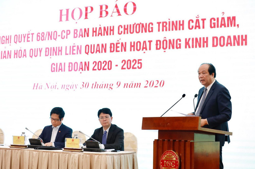 Bộ trưởng, Chủ nhiệm Văn phòng Chính phủ Mai Tiến Dũng giới thiệu về nội dung Nghị quyết 68/NQ-CP. (Ảnh: Dương Giang/TTXVN)