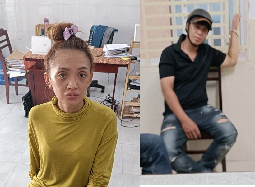 Hai đối tượng Quốc và Tùng tại cơ quan Công an. (Ảnh: TTXVN phát)