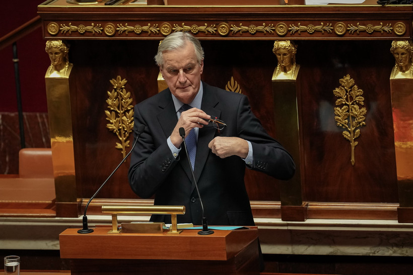 Thủ tướng Pháp Michel Barnier trong phiên bỏ phiếu bất tín nhiệm tại Quốc hội ở Paris, ngày 4/12. (Ảnh: THX/TTXVN)