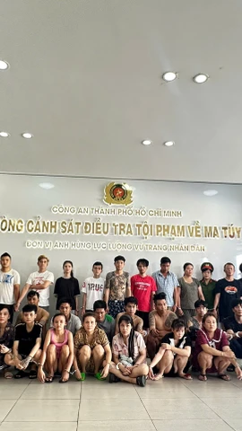 36 đối tượng liên quan bị bắt giữ. (Ảnh: CA Thành phố Hồ Chí Minh cung cấp)
