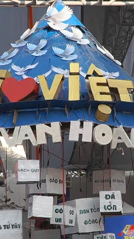 Hội trại truyền thống 26/3 Trường Cao đẳng Bách khoa Sài Gòn với hình ảnh tự hào về đất nước Việt Nam. (Ảnh: Khánh Ly/Vietnam+)