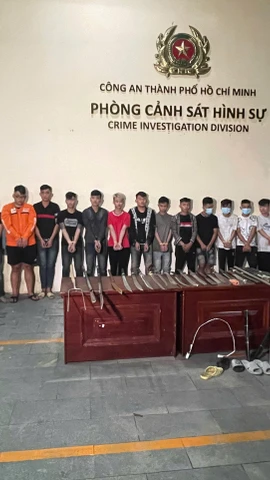 Cơ quan công an đã mời 19 đối tượng liên quan về trụ sở để làm việc. (Ảnh: CA Thành phố Hồ Chí Minh cung cấp)