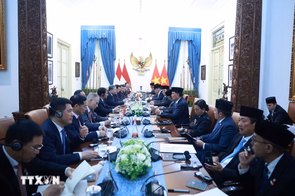 Tổng Bí thư Tô Lâm và Tổng thống Cộng hòa Indonesia, Chủ tịch Đảng Phong trào Indonesia vĩ đại (Gerindra) Prabowo Subianto hội đàm. (Ảnh: Thống Nhất/TTXVN)