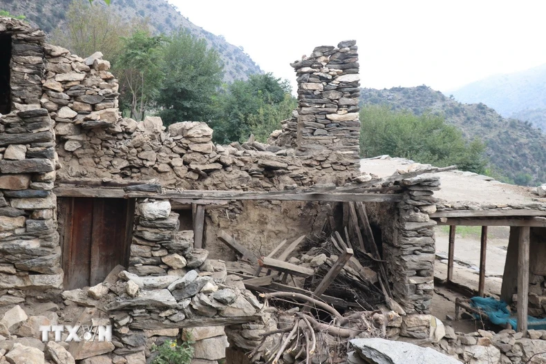 Hiện trường một động đất ở huyện Nurgal, tỉnh Kunar, Afghanistan tháng 9/2025. (Ảnh: THX/TTXVN)