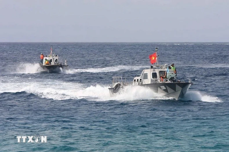 Trực tuần tra làm nhiệm vụ trên khu vực biển Đông của Lữ đoàn 146, Vùng 4 Hải quân trong những ngày Đại hội Đảng XIV diễn ra. (Ảnh: TTXVN phát)