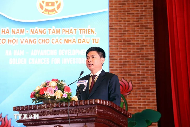 Bí thư Tỉnh ủy, Chủ tịch UBND tỉnh Hà Nam Trương Quốc Huy phát biểu bế mạc hội nghị. (Ảnh: Thanh Tuấn/TTXVN)