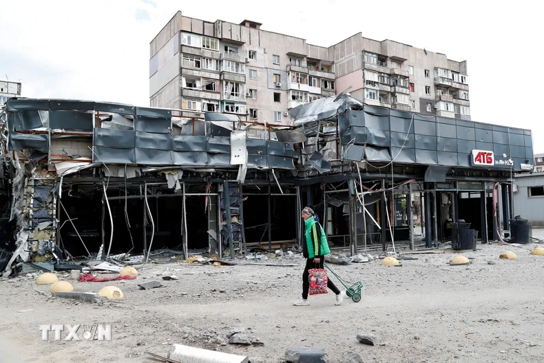 Tòa nhà bị hư hại do xung đột tại Mariupol, Ukraine, ngày 28/4/2022. (Ảnh: THX/ TTXVN)