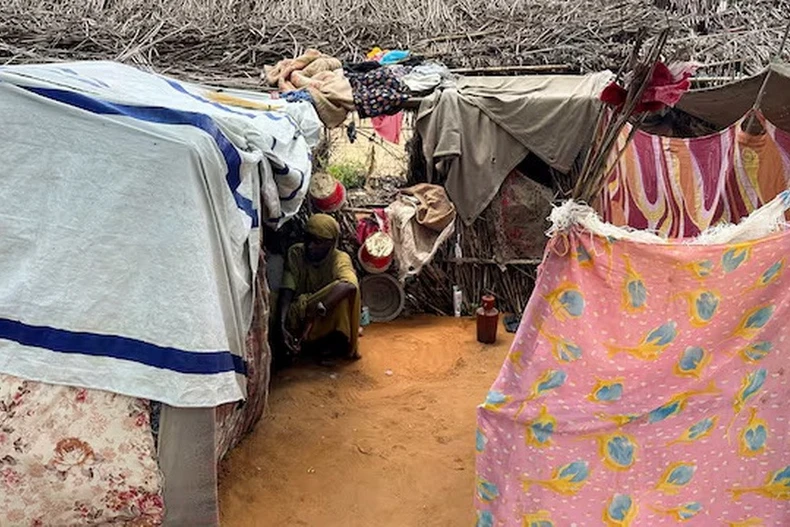 Nơi trú ngụ của người tị nạn ở trại Zamzam, Bắc Darfur, Sudan, ngày 1/8/2024. (Ảnh: Reuters)