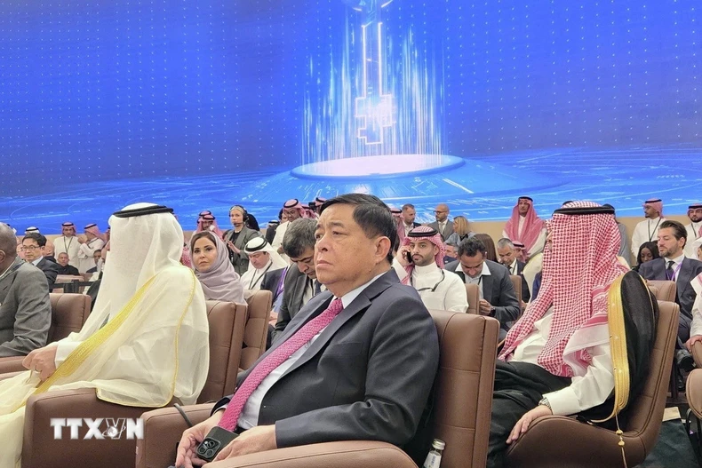 Phó Thủ tướng Nguyễn Chí Dũng dự lễ khai mạc Hội nghị Sáng kiến Đầu tư Tương lai (FII) lần thứ 9 tại Trung tâm Hội nghị Quốc tế King Abdul Aziz ở thủ đô Riyadh của Saudi Arabia. (Ảnh: TTXVN phát)