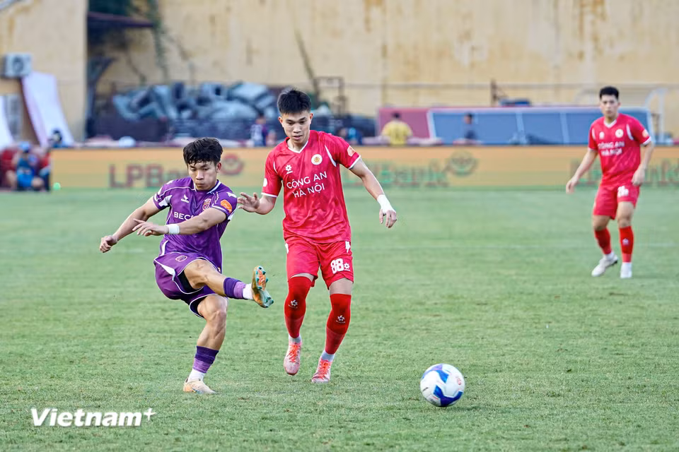 Becamex Thành phố Hồ Chí Minh dù thi đấu nỗ lực nhưng chỉ có thể ghi được một bàn thắng do công của ngoại binh Zlatkovic. (Ảnh: Việt Anh/Vietnam+)