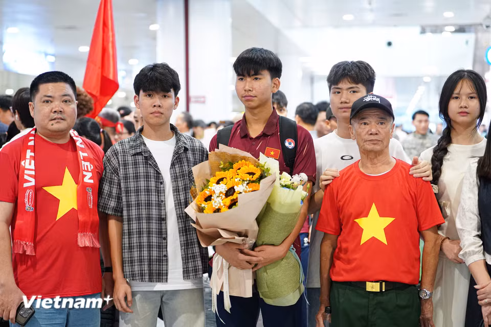 Đào Quý Vương (giữa) cũng để lại dấu ấn với tình huống kiến tạo trong trận gặp U17 Hàn Quốc. (Ảnh: Việt Anh/Vietnam+)