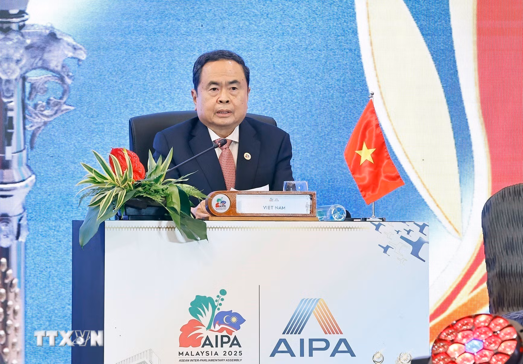 ttxvn-chu-tich-quoc-hoi-tran-thanh-man-tham-du-phien-toan-the-thu-nhat-aipa-46-8282393.jpg
