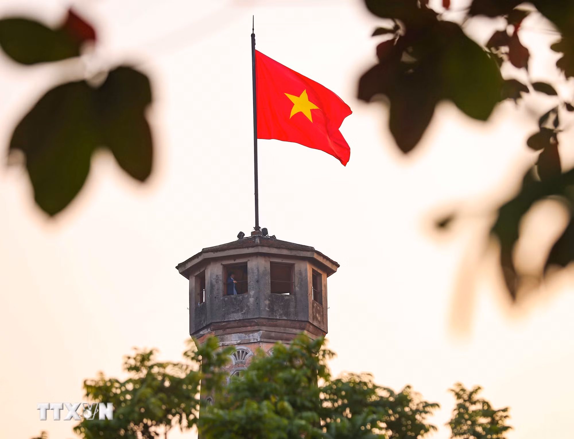 Từ một đất nước nghèo, lạc hậu, Việt Nam đã trở thành một nền kinh tế có quy mô lớn, một quốc gia có độ mở cao, một thành viên tích cực, có trách nhiệm của cộng đồng quốc tế. (Ảnh: Thanh Tùng/TTXVN)