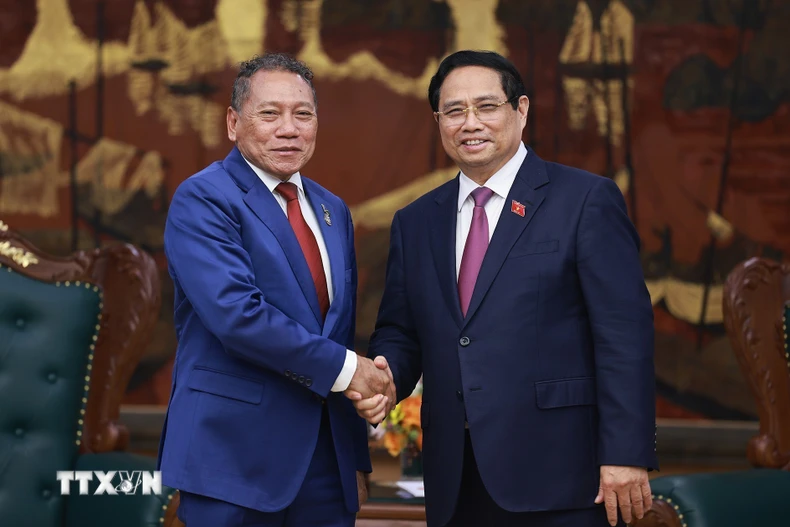 Thủ tướng Phạm Minh Chính tiếp Bộ trưởng Ngoại giao và Ngoại thương Quần đảo Solomon Peter Shanel Agovaka. (Ảnh: Dương Giang/TTXVN)