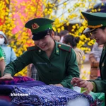 Sắc xuân sớm trên "cổng trời" Hùng Sơn sưởi ấm tình quân dân