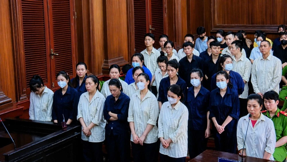 Tuyên án 38 bị cáo trong đường dây rút tiền thẻ tín dụng chiếm đoạt hàng tỷ đồng