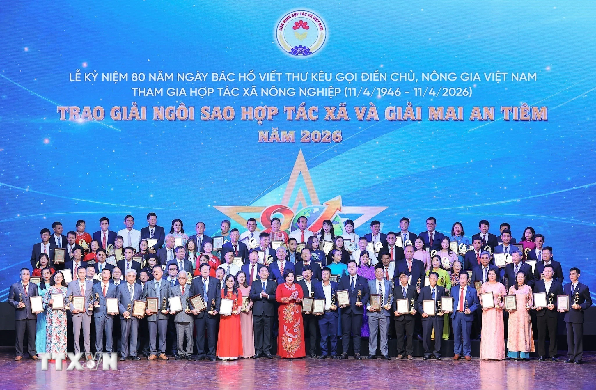 100 Hợp Tác Xã Tiêu Biểu Nhận Giải Thưởng Ngôi Sao Hợp Tác Xã Và Mai An Tiêm