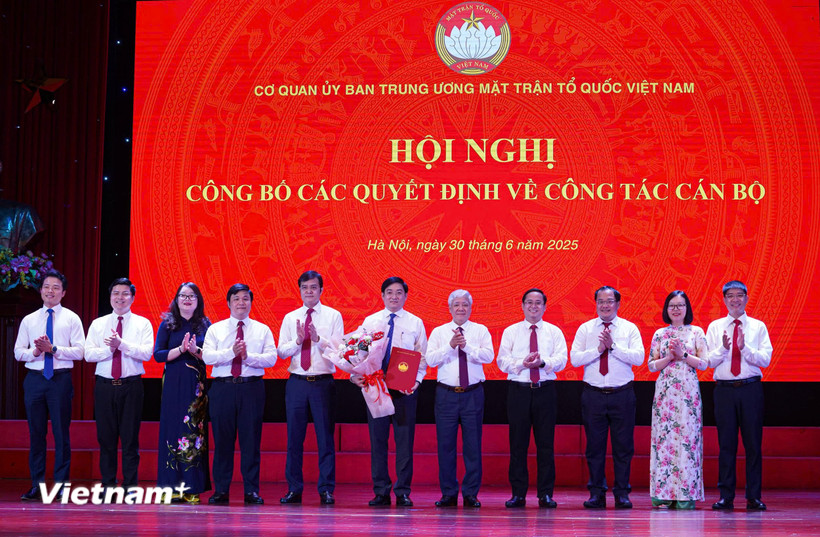 Hội nghị công bố các quyết định về công tác cán bộ của Ban Thường trực Ủy ban Trung ương Mặt trận Tổ quốc Việt Nam tổ chức chiều 30/6. (Ảnh: Hoài Nam/Vietnam+)