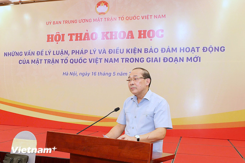 Phó Chủ tịch Ủy ban Trung ương Mặt trận Tổ quốc Việt Nam Việt Nam, Hoàng Công Thủy phát biểu tại Hội thảo. (Ảnh: PV/Vietnam+)
