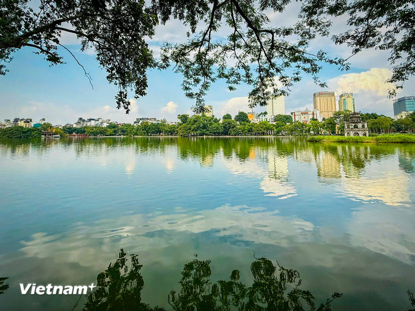 Không khí Hà Nội ở mức trung bình. (Ảnh: Trần Hương Sơn/Vietnam+)