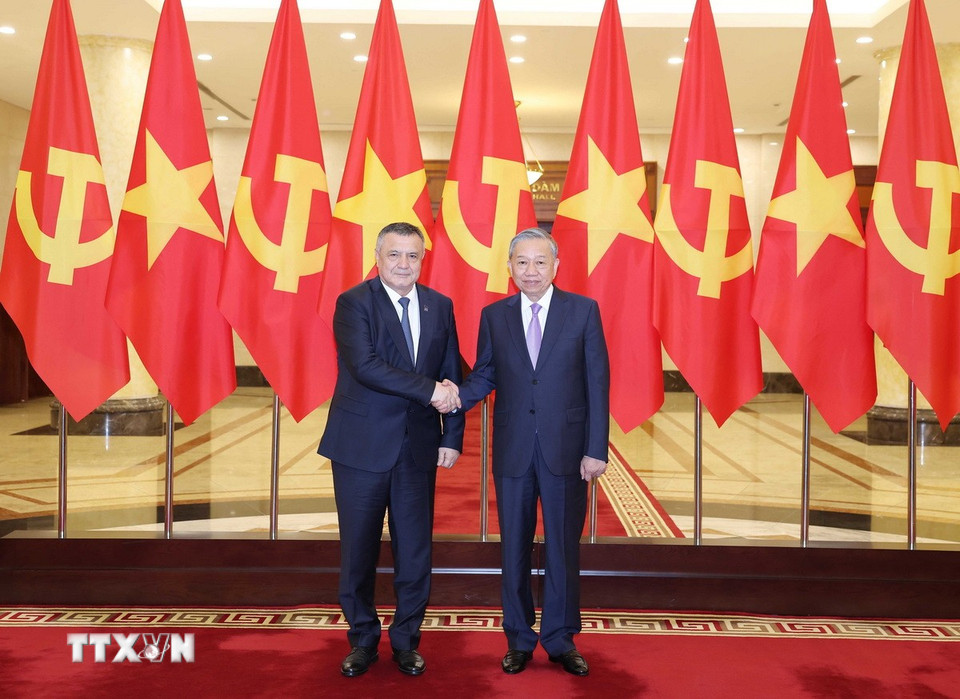 Tổng Bí thư Tô Lâm và các trưởng đoàn. (Ảnh: Thống Nhất/TTXVN)