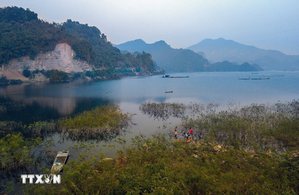 Vẻ thơ mộng của hồ Hòa Bình. (Ảnh: Trọng Đạt/TTXVN)