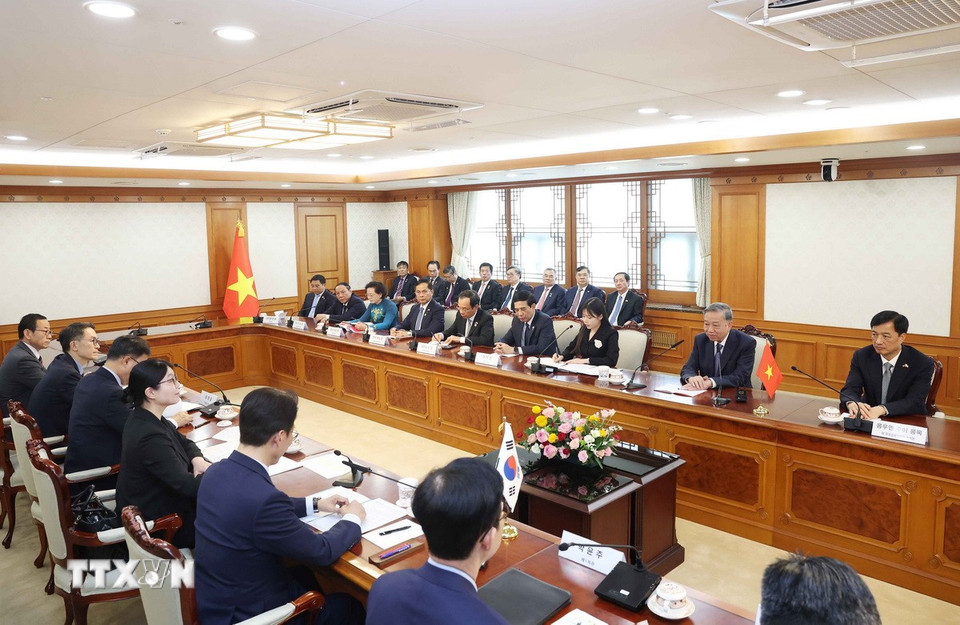 Tổng Bí thư Tô Lâm hội kiến Thủ tướng Hàn Quốc Kim Min Seok. (Ảnh: Thống Nhất/TTXVN)