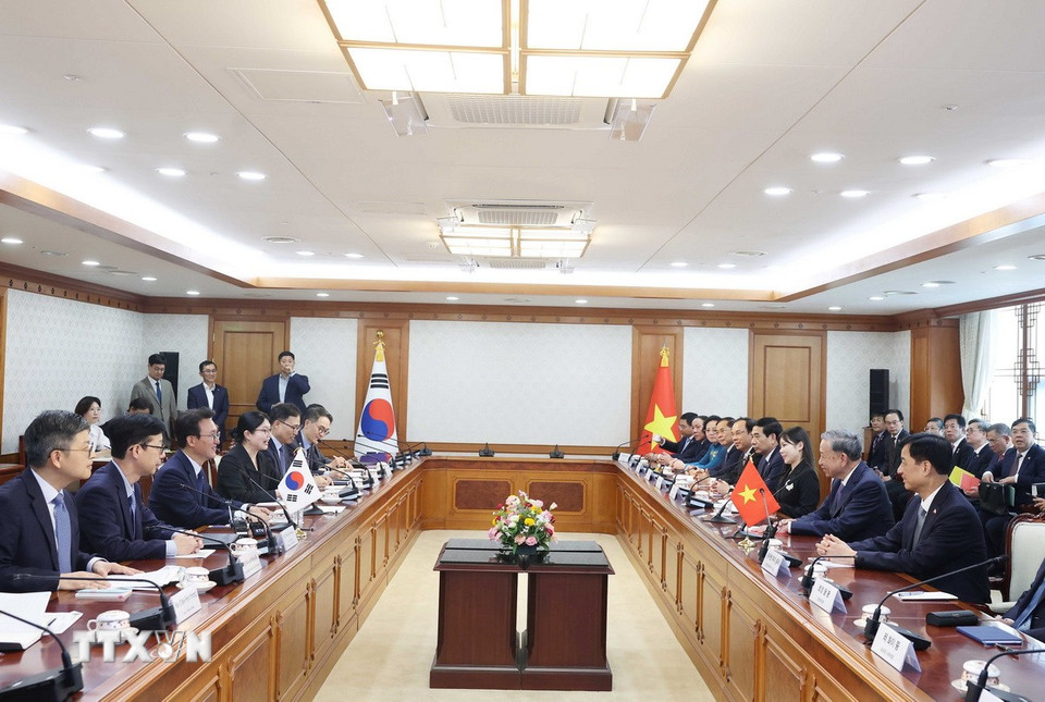 Tổng Bí thư Tô Lâm hội kiến Thủ tướng Hàn Quốc Kim Min Seok. (Ảnh: Thống Nhất/TTXVN)