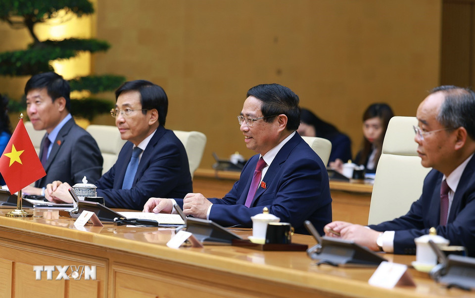 Thủ tướng Phạm Minh Chính phát biểu tại cuộc hội kiến Tổng thống Sri Lanka Anura Kumara Dissanayaka. (Ảnh: Dương Giang/TTXVN)