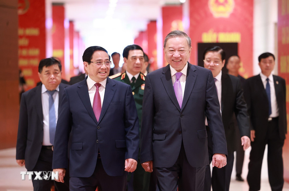 Thủ tướng Phạm Minh Chính đón Tổng Bí thư Tô Lâm đến dự Lễ kỷ niệm 80 năm thành lập Chính phủ . (Ảnh: Dương Giang/TTXVN)