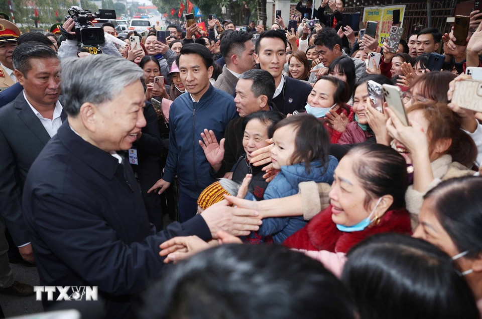 Tổng Bí thư Tô Lâm với nhân dân Hà Giang. (Ảnh: Thống Nhất/TTXVN)