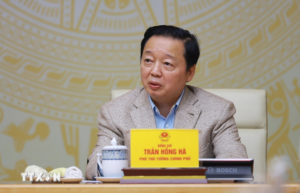 Phó Thủ tướng Trần Hồng Hà điều hành phiên họp. (Ảnh: Dương Giang/TTXVN)