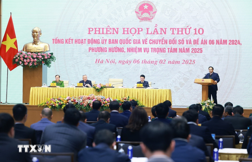 Thủ tướng Phạm Minh Chính khai mạc Phiên họp tổng kết hoạt động của Ủy ban và Đề án 06. (Ảnh: Dương Giang/TTXVN)