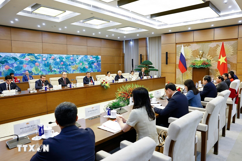 Chủ tịch Quốc hội Trần Thanh Mẫn tiếp Phó Chủ tịch thứ nhất Hội đồng Liên bang, Quốc hội Liên bang Nga Vladimir Vladimirovich Yakushev. (Ảnh: Doãn Tấn/TTXVN)