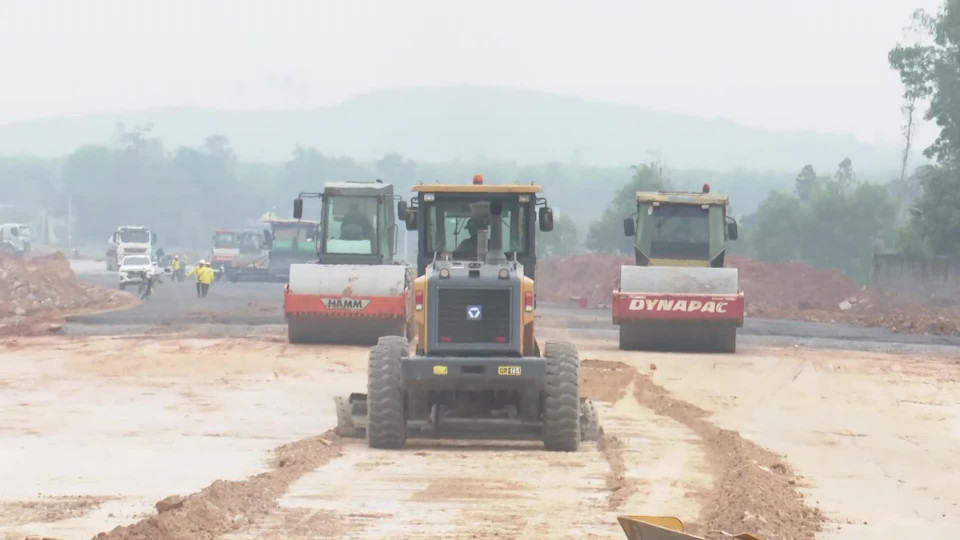 Thi công xuyên Tết trên công trường dự án cao tốc Bắc-Nam 30/01/2025 17:35