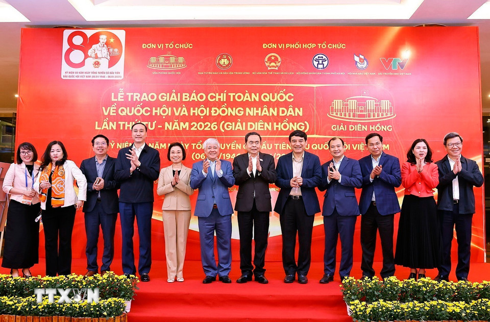 Chủ tịch Quốc hội Trần Thanh Mẫn với các đại biểu. (Ảnh: Doãn Tấn/TTXVN)