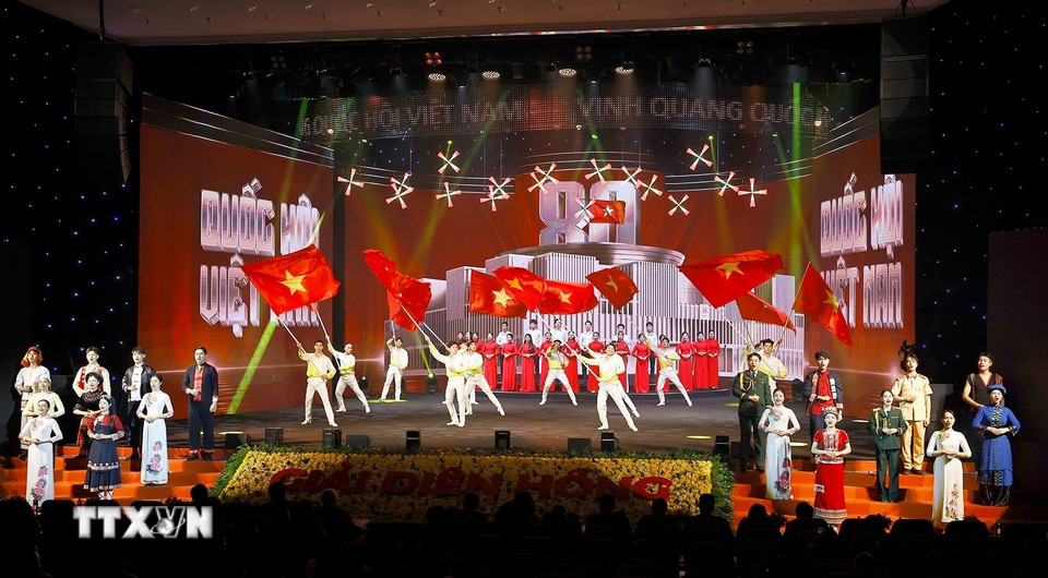 Chương trình văn nghệ tại buổi tổng duyệt. (Ảnh: Doãn Tấn/TTXVN)