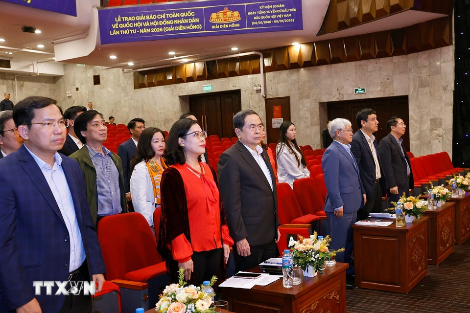 Chủ tịch Quốc hội Trần Thanh Mẫn dự chương trình tổng duyệt Lễ trao Giải Diên Hồng lần thứ tư. (Ảnh: Doãn Tấn/TTXVN)