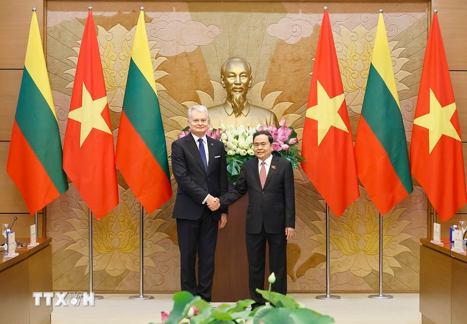 Chủ tịch Quốc hội Trần Thanh Mẫn hội kiến Tổng thống Litva Gitanas Nauseda. (Ảnh: Doãn Tấn/TTXVN)