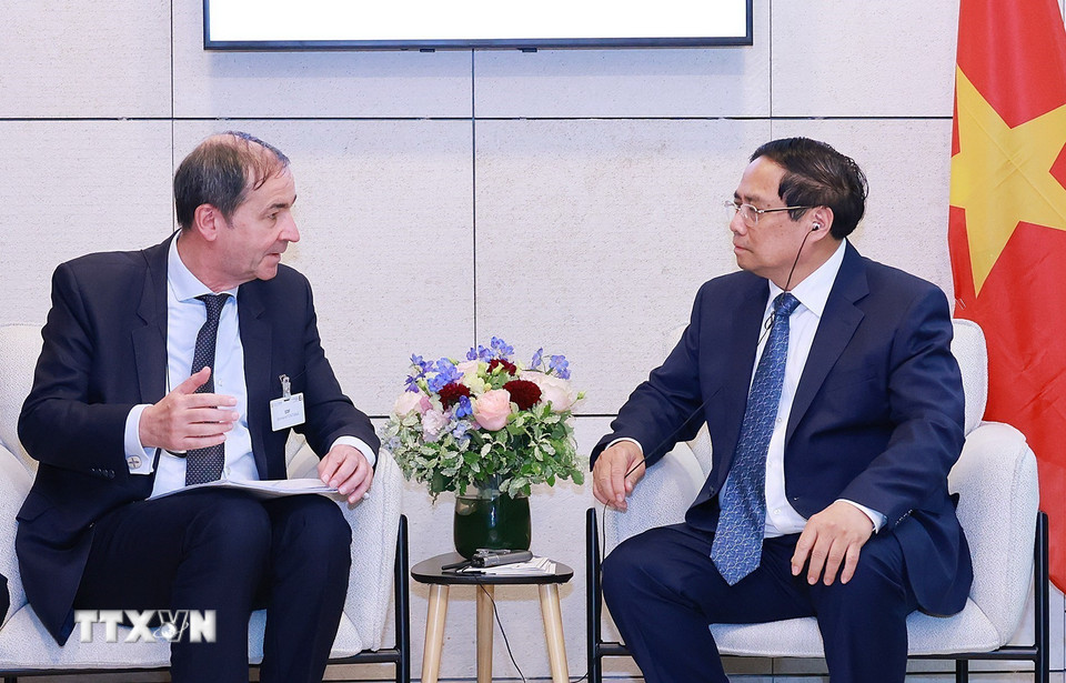 Thủ tướng Phạm Minh Chính tiếp đại diện Tập đoàn EDF. (Ảnh: Dương Giang/TTXVN)